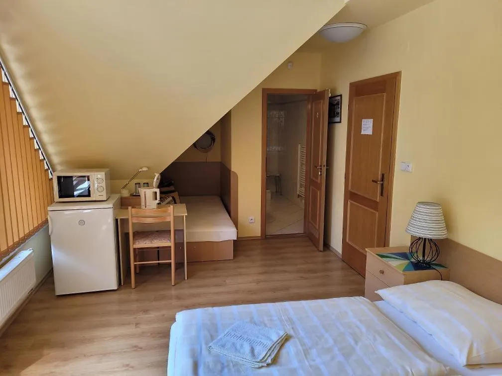 Triluzkovy Pokoj Pension Kubu Špindlerŭv Mlýn 0*,